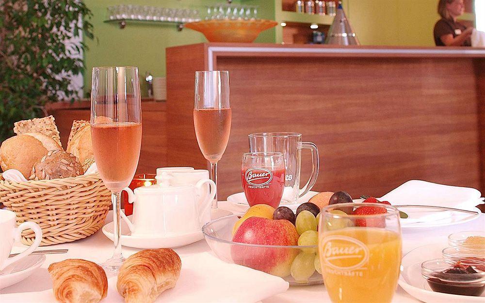 Hotel & Spa Sommerfeld - Adults Only Kremmen Esterno foto